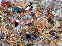 20 pcs lot. Assorted styles brooches,boutique style,retro style, hair clips, and so much more.