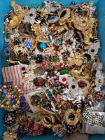 Fashion Costume Brooches Bundle 15 Pieces Assorted Styles