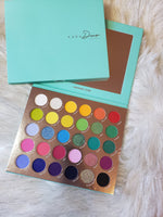 Havan Club 30 color eyeshadow palette from Kara Beauty